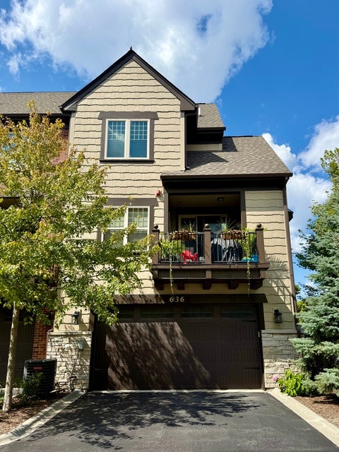 Tiny photo for 636 Parkside Court, Libertyville, IL 60048 (MLS # 12757212)