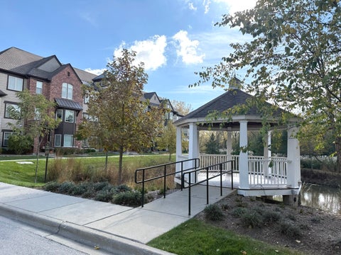 Tiny photo for 636 Parkside Court, Libertyville, IL 60048 (MLS # 12757212)