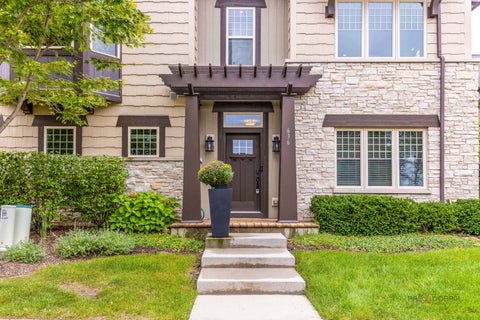 Tiny photo for 636 Parkside Court, Libertyville, IL 60048 (MLS # 12757212)
