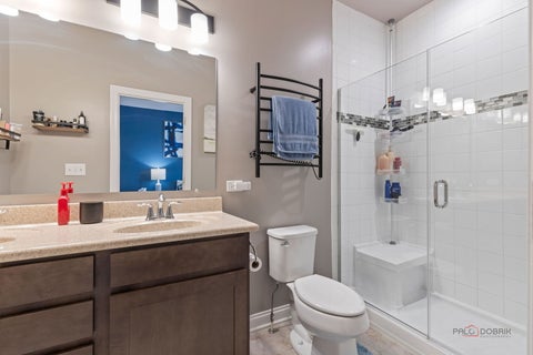 Tiny photo for 636 Parkside Court, Libertyville, IL 60048 (MLS # 12757212)
