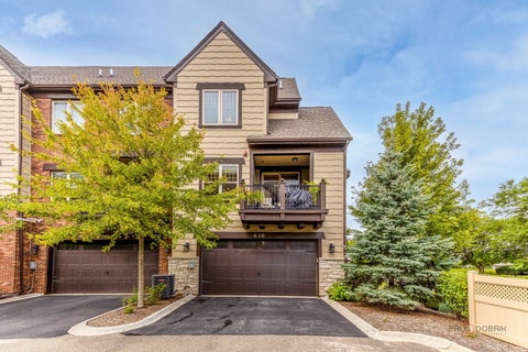 Tiny photo for 636 Parkside Court, Libertyville, IL 60048 (MLS # 12757212)