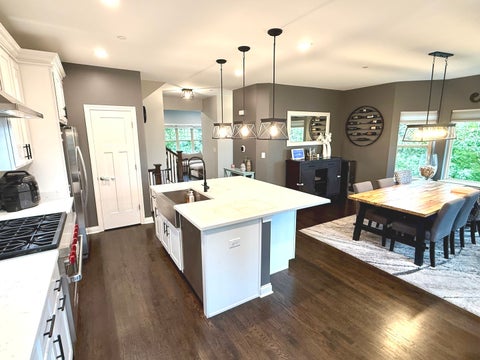 Tiny photo for 636 Parkside Court, Libertyville, IL 60048 (MLS # 12757212)