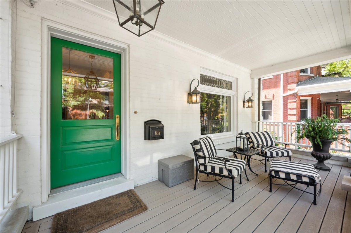 837 W Junior Terrace