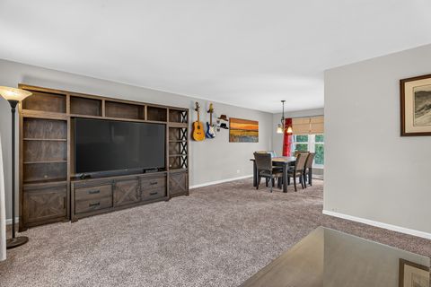 Tiny photo for 4 Devon Court, Bolingbrook, IL 60440 (MLS # 12714521)