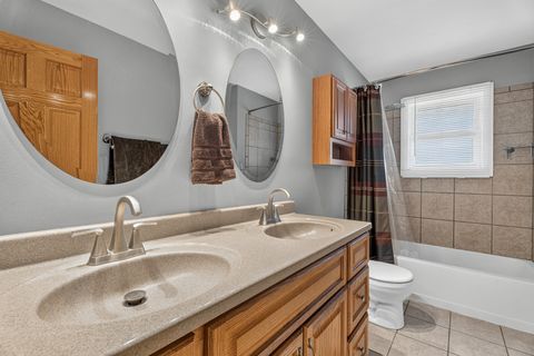 Tiny photo for 4 Devon Court, Bolingbrook, IL 60440 (MLS # 12714521)