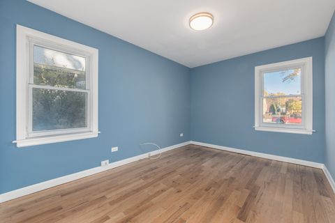 Tiny photo for 474 E Washington Street, Des Plaines, IL 60016 (MLS # 12521827)