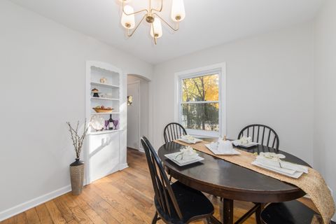 Tiny photo for 474 E Washington Street, Des Plaines, IL 60016 (MLS # 12521827)