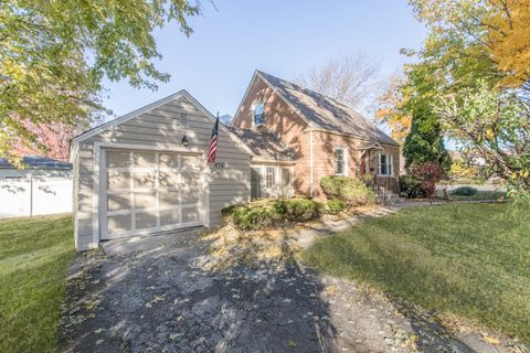 Tiny photo for 474 E Washington Street, Des Plaines, IL 60016 (MLS # 12521827)