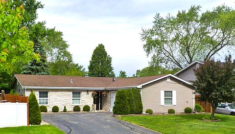 Photo of 8138 N Carrolton Court, Hanover Park, IL 60133 (MLS # 12486977)