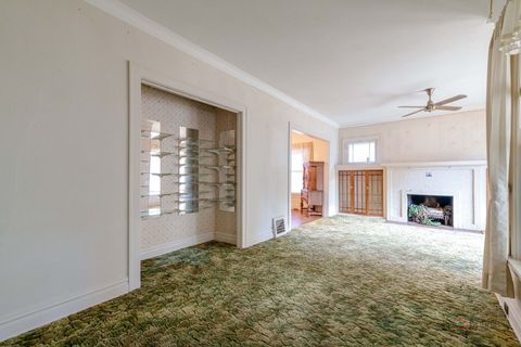 Tiny photo for 308 Mckinley Avenue, Libertyville, IL 60048 (MLS # 12559423)