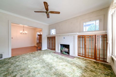 Tiny photo for 308 Mckinley Avenue, Libertyville, IL 60048 (MLS # 12559423)