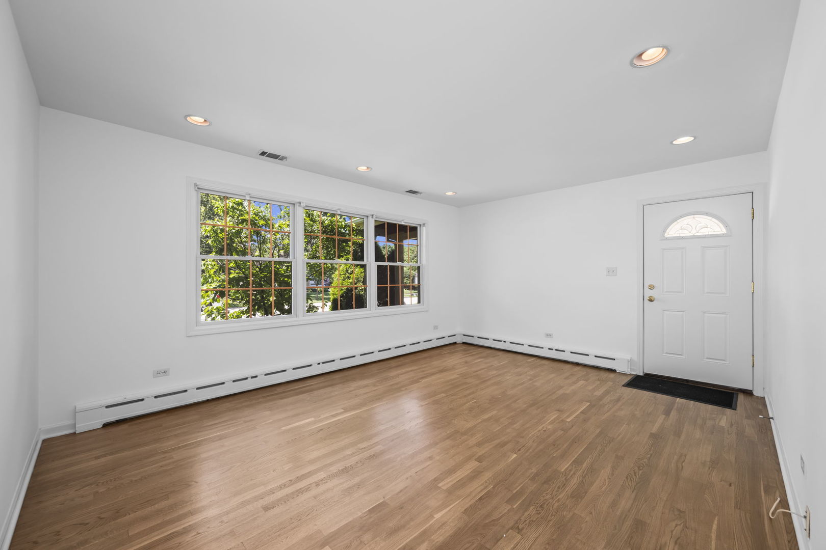 413 N Drury Lane