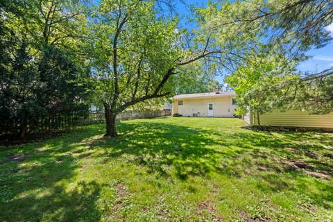 Tiny photo for 413 N Drury Lane, Arlington Heights, IL 60004 (MLS # 12705570)
