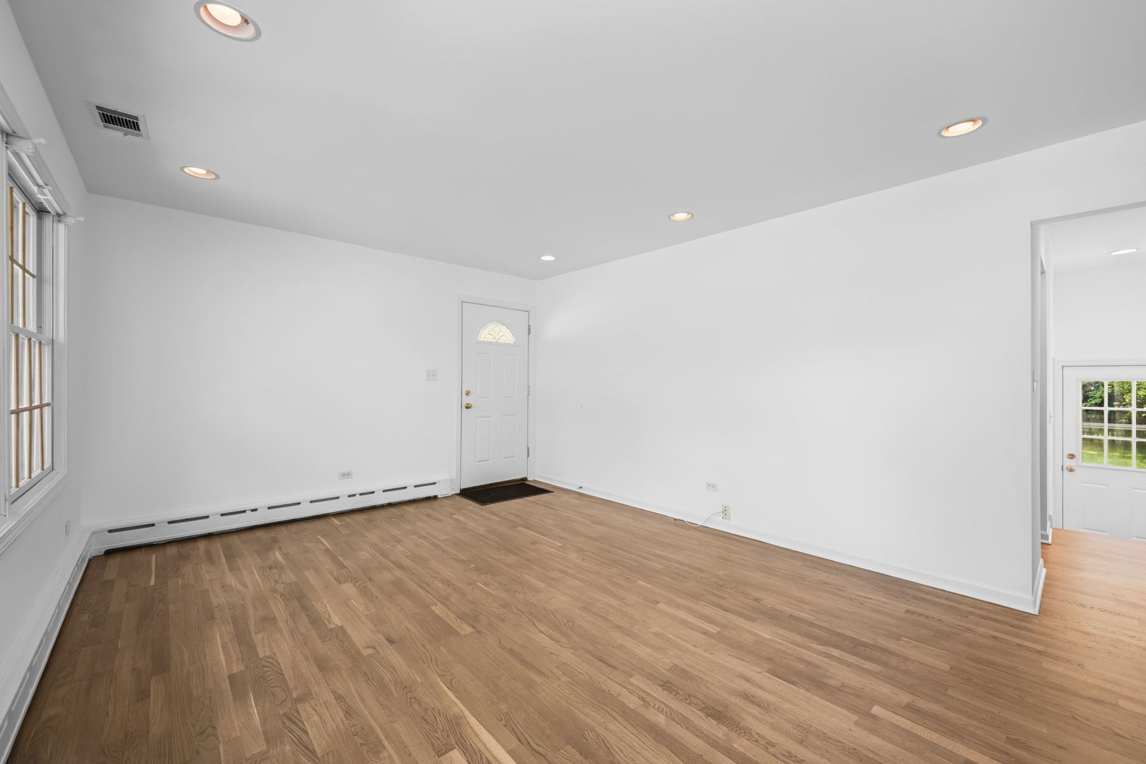 413 N Drury Lane