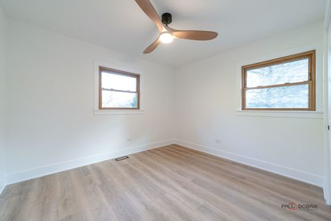 Tiny photo for 805 S Benton Street, Palatine, IL 60067 (MLS # 12467298)