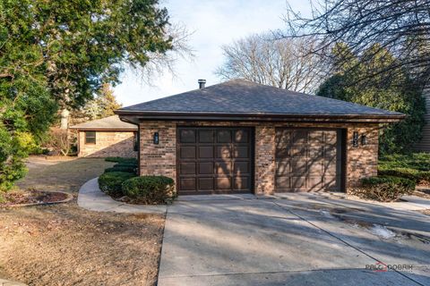 Tiny photo for 805 S Benton Street, Palatine, IL 60067 (MLS # 12467298)