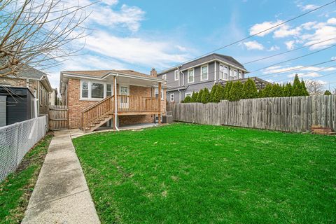 Tiny photo for 2219 N 74th Court, Elmwood Park, IL 60707 (MLS # 12608120)
