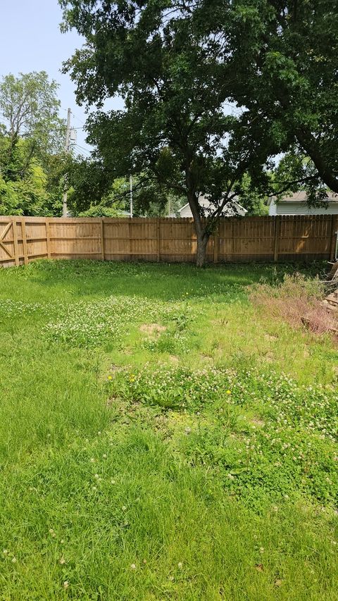 Tiny photo for 309 N Market Street, Hoopeston, IL 60942 (MLS # 12425770)