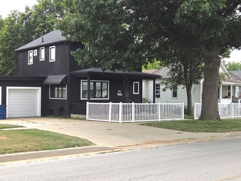 Photo of 309 N Market Street, Hoopeston, IL 60942 (MLS # 12425770)