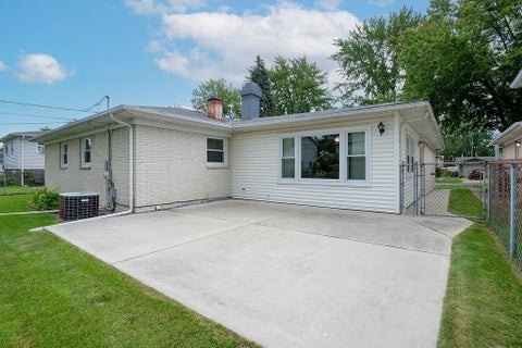 Tiny photo for Mount Prospect, IL 60056 (MLS # 12734822)