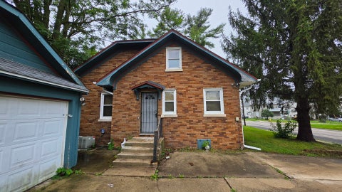 Tiny photo for 1303 S Oak Avenue, Freeport, IL 61032 (MLS # 12762943)