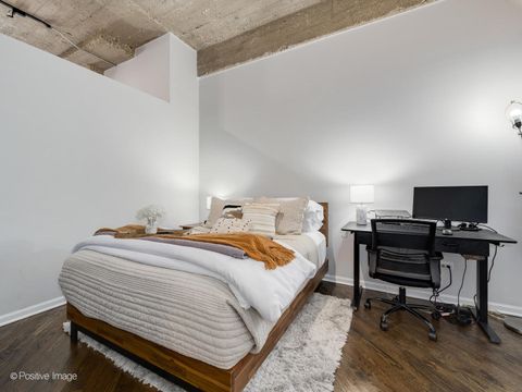 Tiny photo for 758 N Larrabee Street #615, Chicago, IL 60654 (MLS # 12618736)