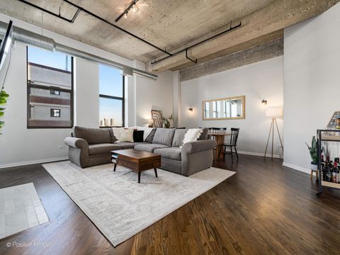 Tiny photo for 758 N Larrabee Street #615, Chicago, IL 60654 (MLS # 12618736)