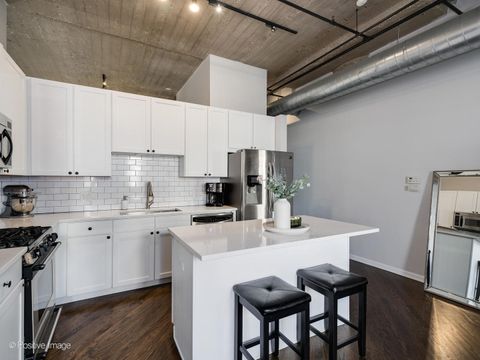 Tiny photo for 758 N Larrabee Street #615, Chicago, IL 60654 (MLS # 12618736)