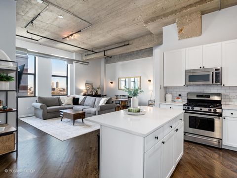 Tiny photo for 758 N Larrabee Street #615, Chicago, IL 60654 (MLS # 12618736)