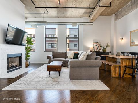 Tiny photo for 758 N Larrabee Street #615, Chicago, IL 60654 (MLS # 12618736)