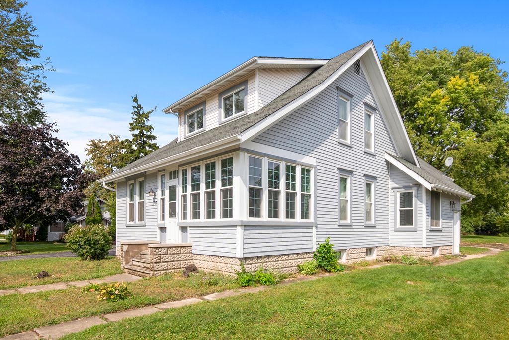 Photo for 717 Miller Street, Beecher, IL 60401 (MLS # 12456190)