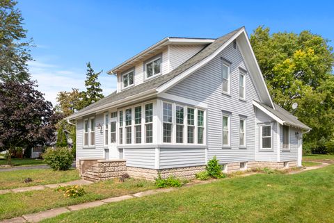Photo of 717 Miller Street, Beecher, IL 60401 (MLS # 12456190) Photo of 717 Miller Street, Beecher, IL 60401 (MLS # 12456190)