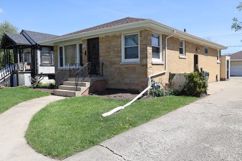 Photo of 509 Granville Avenue, Bellwood, IL 60104 (MLS # 12599090)