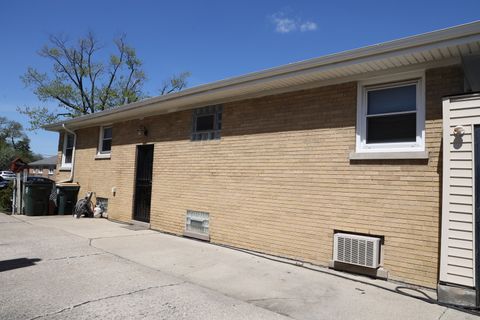 Tiny photo for 509 Granville Avenue, Bellwood, IL 60104 (MLS # 12599090)