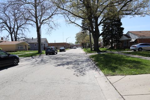 Tiny photo for 509 Granville Avenue, Bellwood, IL 60104 (MLS # 12599090)