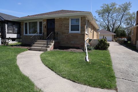 Tiny photo for 509 Granville Avenue, Bellwood, IL 60104 (MLS # 12599090)