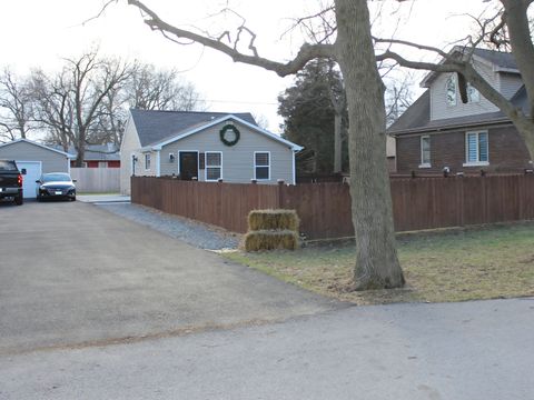 Photo of 304 Dell Park Avenue, Lockport, IL 60441 (MLS # 12570231)