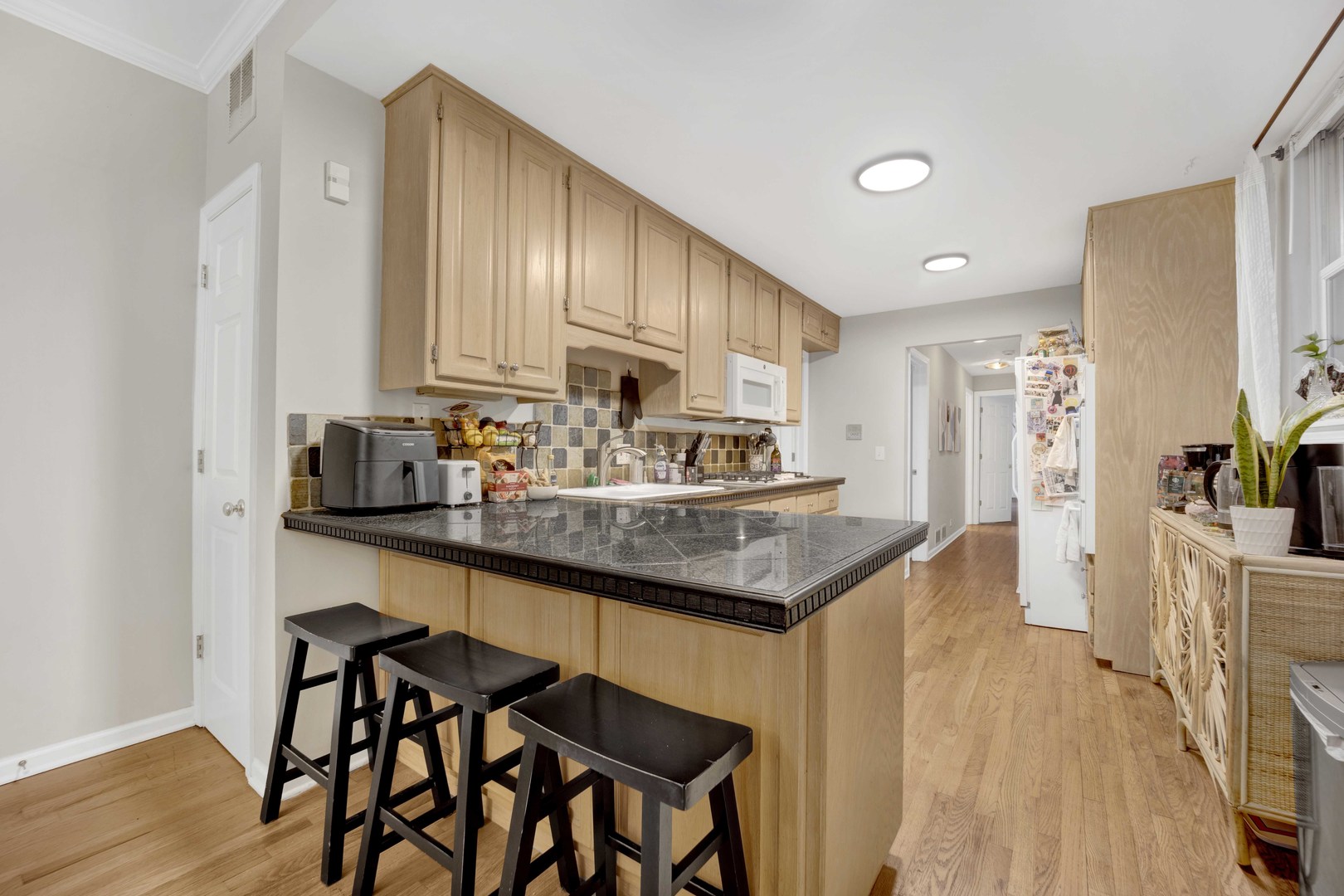 722 W Briar Street 2