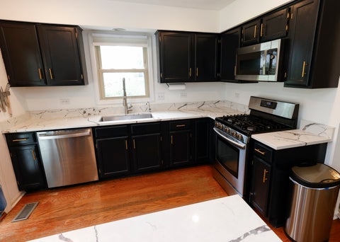 Tiny photo for 608 Thackeray Lane, Fox River Grove, IL 60021 (MLS # 12697804)