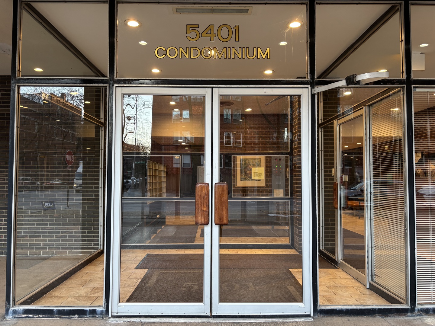 5401 S Hyde Park Boulevard 1206