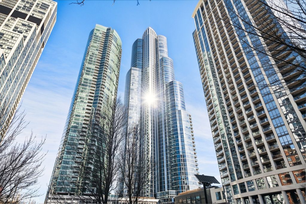 Photo for 1211 S Prairie Avenue #2001, Chicago, IL 60605 (MLS # 12504038)