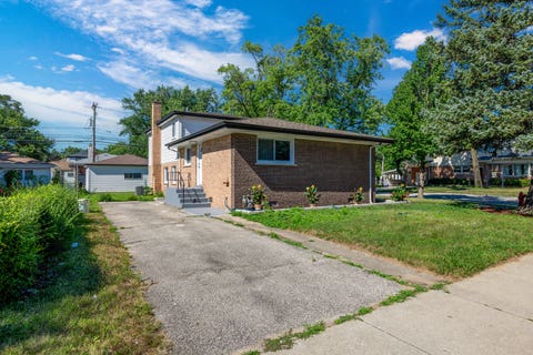 Tiny photo for 7600 Lowell Avenue, Skokie, IL 60076 (MLS # 12718716)