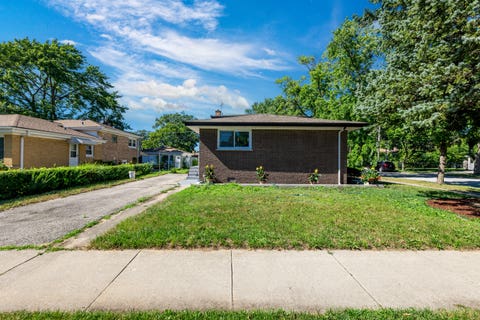 Tiny photo for 7600 Lowell Avenue, Skokie, IL 60076 (MLS # 12718716)