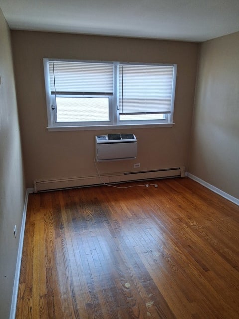 Tiny photo for 7235 N Hamilton Avenue, Chicago, IL 60645 (MLS # 12761259)
