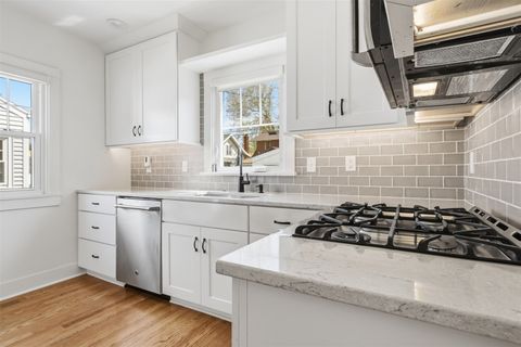 Tiny photo for 516 McGregor Street, Bloomington, IL 61701 (MLS # 12617371)