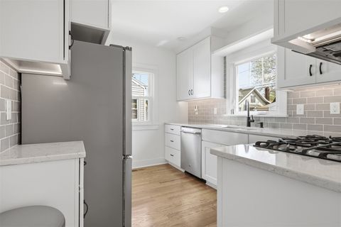 Tiny photo for 516 McGregor Street, Bloomington, IL 61701 (MLS # 12617371)