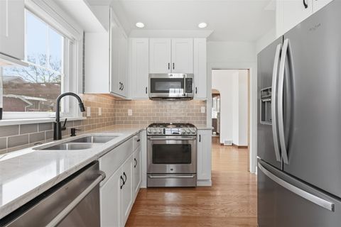 Tiny photo for 516 McGregor Street, Bloomington, IL 61701 (MLS # 12617371)