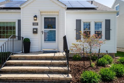 Tiny photo for 516 McGregor Street, Bloomington, IL 61701 (MLS # 12617371)