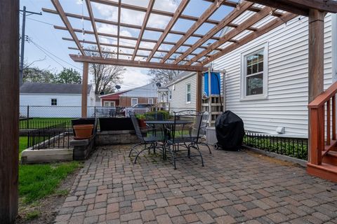 Tiny photo for 516 McGregor Street, Bloomington, IL 61701 (MLS # 12617371)