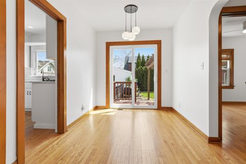 Tiny photo for 516 McGregor Street, Bloomington, IL 61701 (MLS # 12617371)